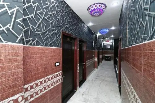 OYO 16656 Hotel Apple Green
