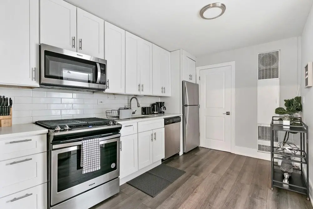 Comfortable 3BR Apt - Lincoln 03-3