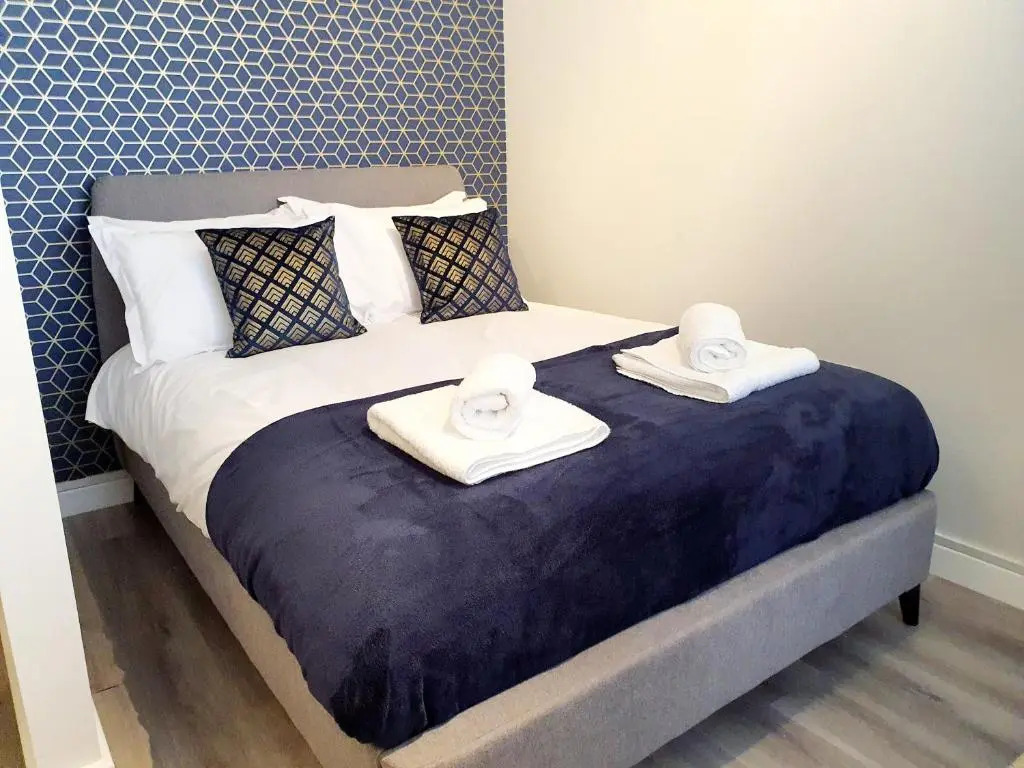 Beautiful Modern Studio Town Centre Close to Beach