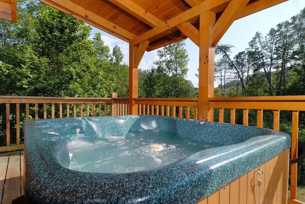 Mountain Lake Hideaway by Heritage Cabin Rentals