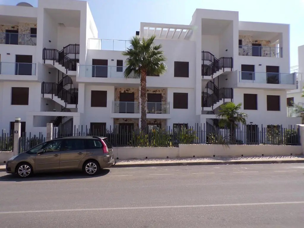 3 Bedroom Luxury Apartment Villamartin
