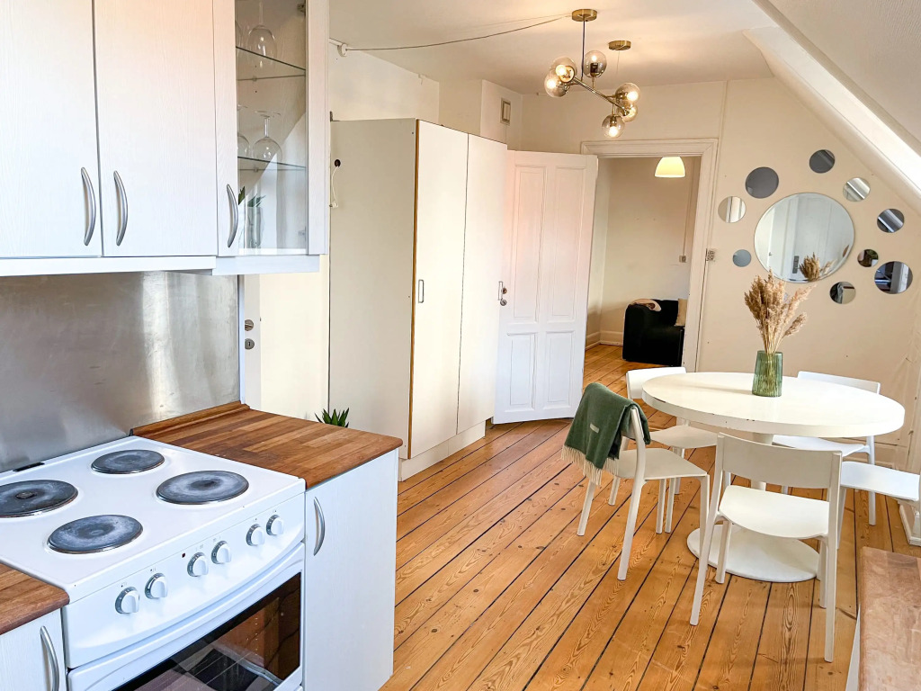 ★Stylish newly furnished 2 BR Apt - Heart of CPH★
