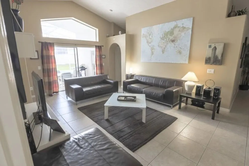 Marlin's Manor With South Facing Pool! All Day Sun 4 Bedroom Home by Redawning