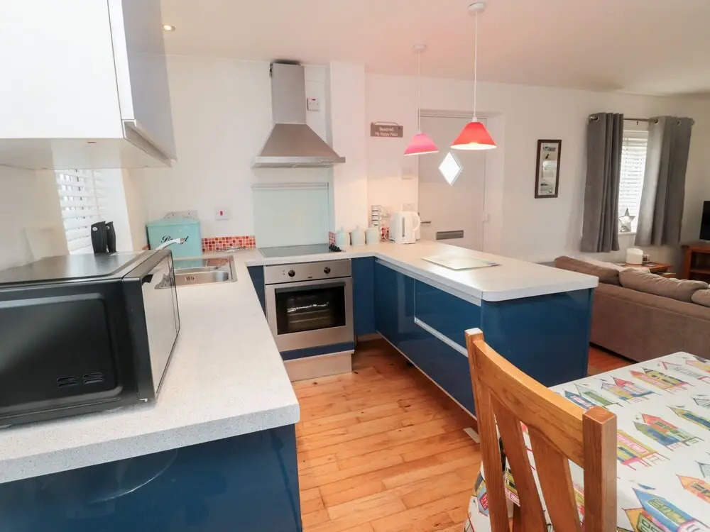 22 Longstone Park