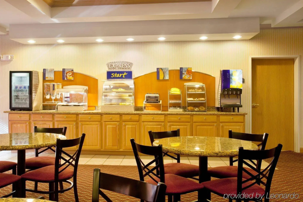 Holiday Inn Express Hotel & Suites Logansport by IHG
