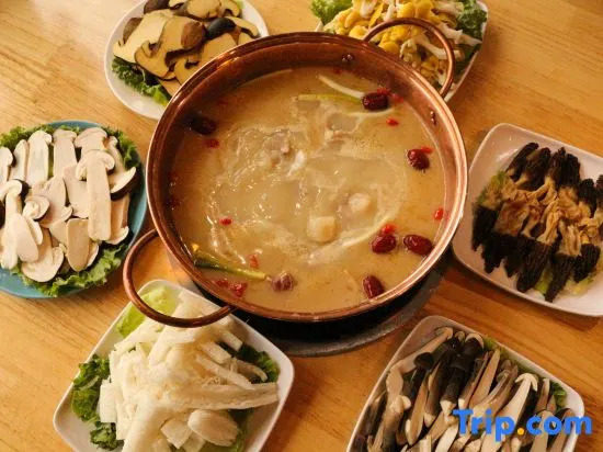 Lugu Lake Qingchen Yipin 180° Lake View Hotel