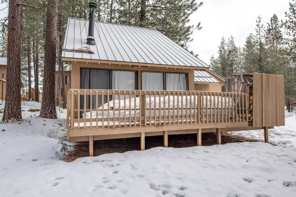 Cluster Cabin 12
