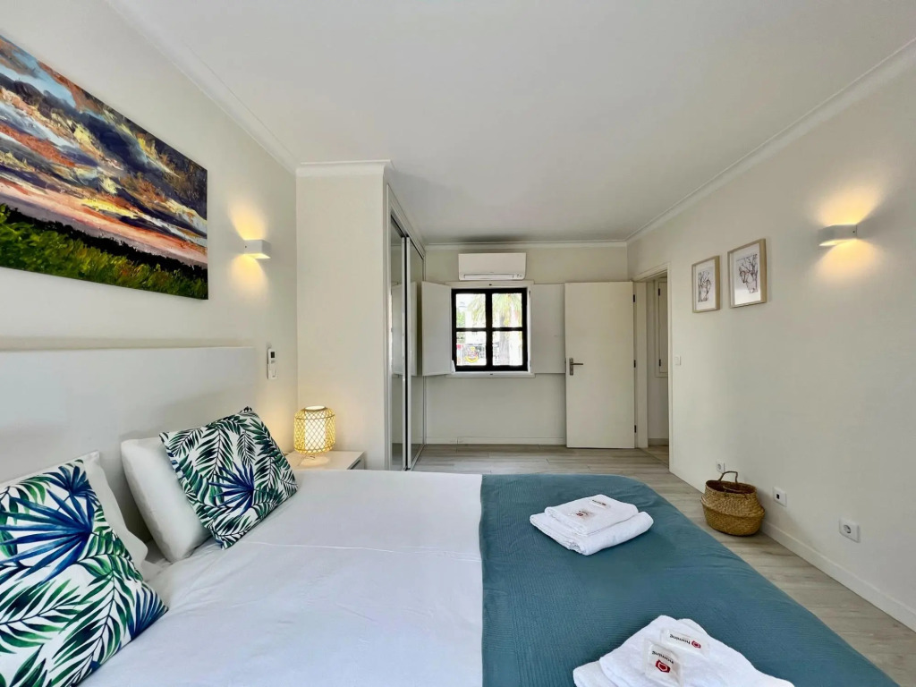 Vilamoura Central 3 by Homing