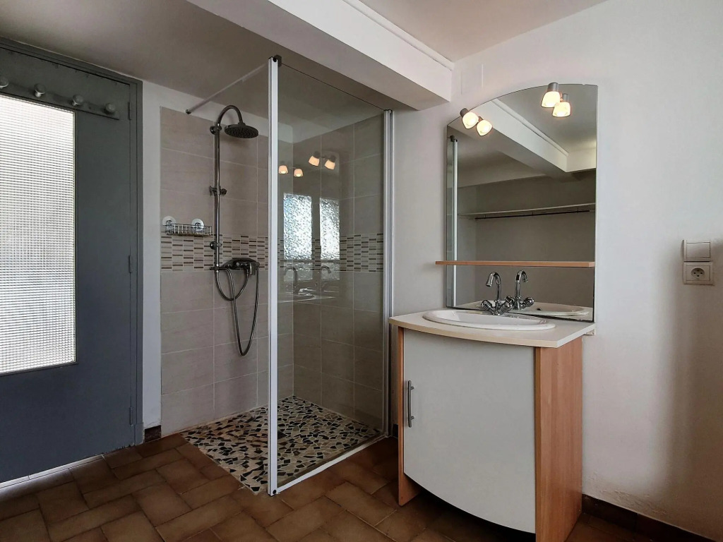 Majestic Villa in Homps With Private Pool
