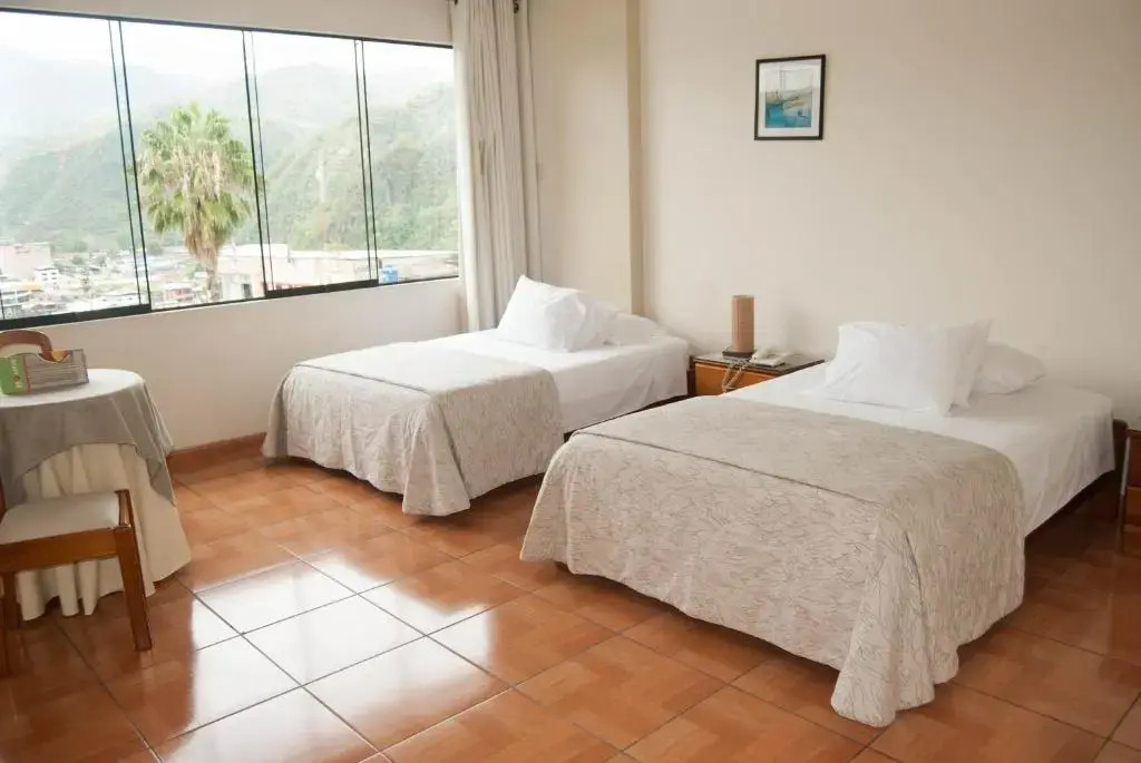 Aviro Hotel