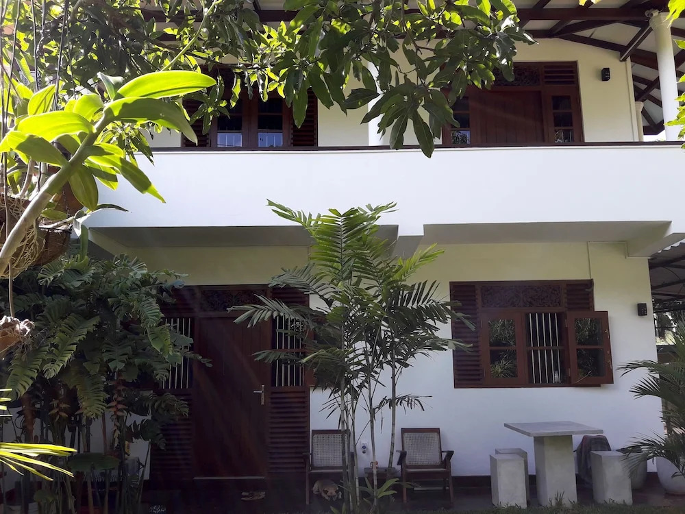 Manel Guesthouse