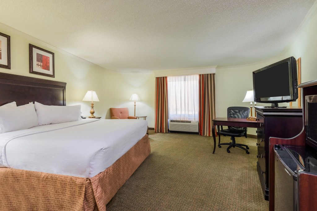 Holiday Inn Mobile Downtown Historic District by IHG