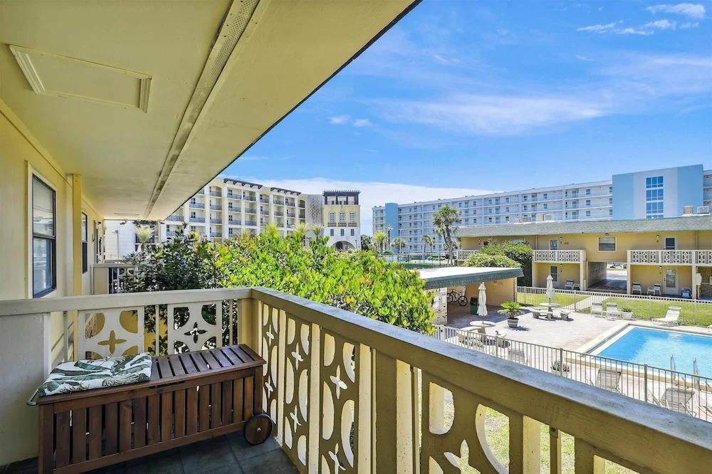 Venus 202 Second floor Pool-view 2 Bedroom with easy beach access by RedAwning