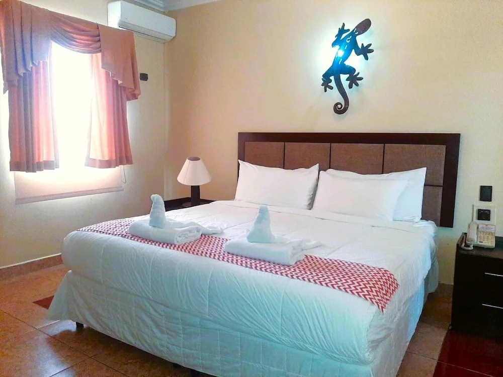 Ramada by Wyndham Tikal Isla de Flores