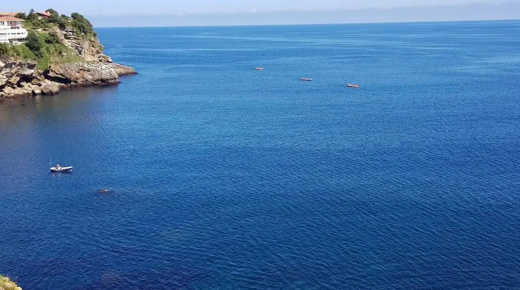 Sea Coast Lekeitio by HomeBilbao
