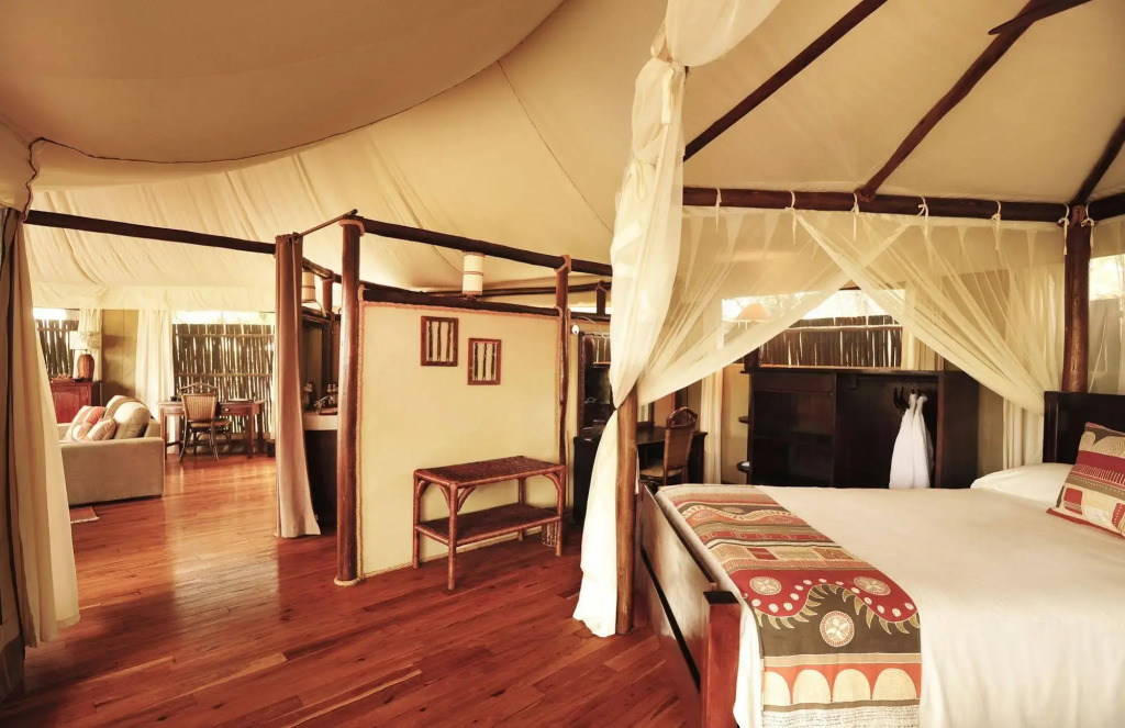Anabezi Camp