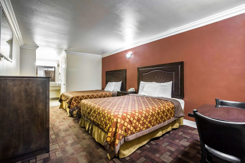 Pico Rivera Inn and Suites