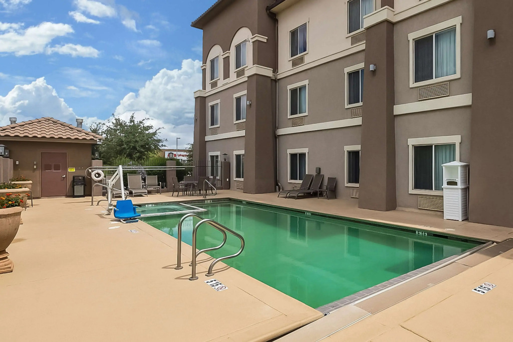 Best Western Douglas Inn & Suites