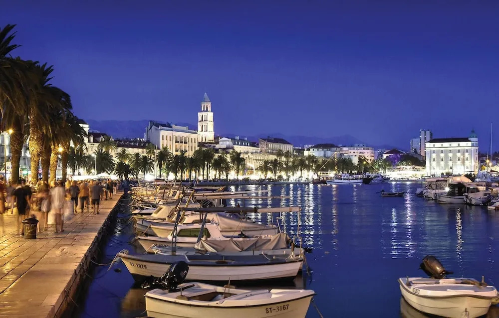 Nice Apartment in Split With 1 Bedrooms and Wifi