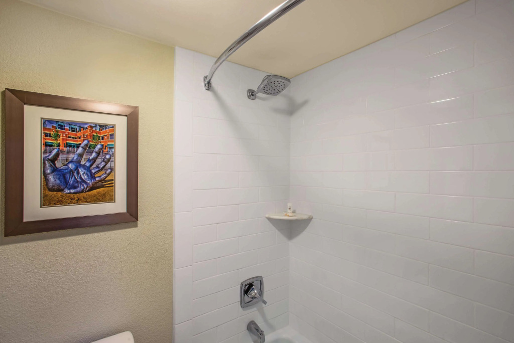 La Quinta Inn & Suites by Wyndham DC Metro Capital Beltway