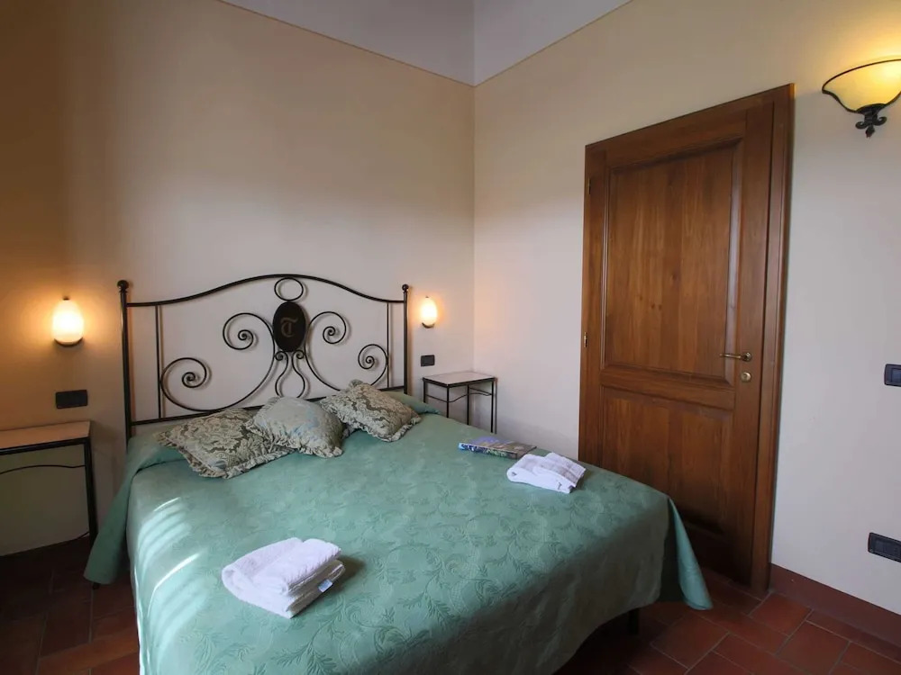 Luxurious Farmhouse in Montepulciano with Swimming Pool