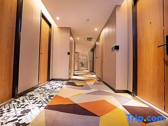 Starway Hotel (Zhengzhou Songshan Road Erqi Wanda)