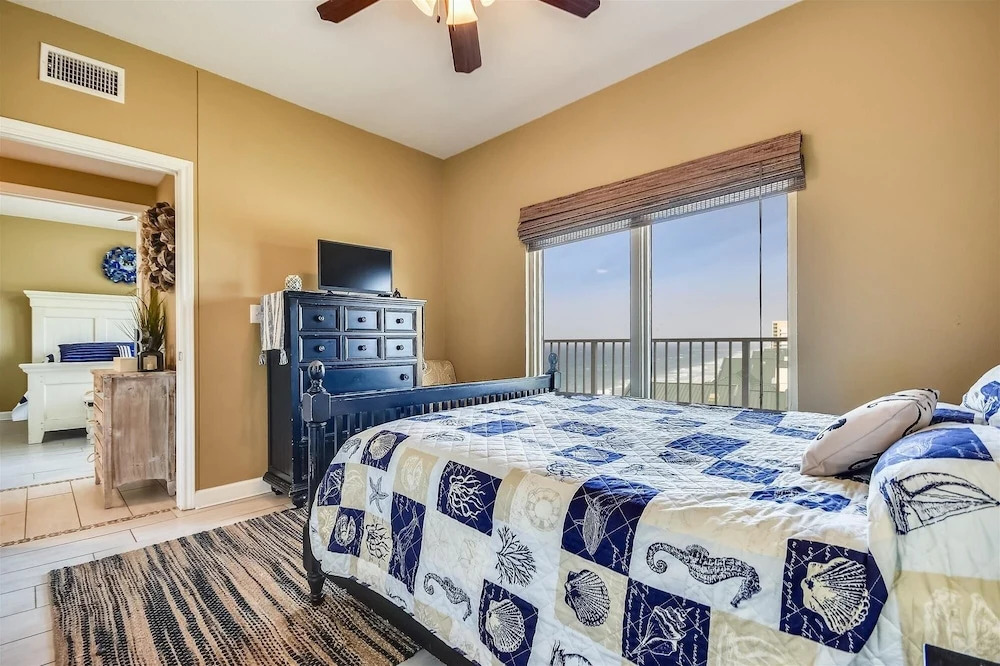 Shores of Panama 1804 - 2 Bedroom + Bunkroom . Updated! Free Fun. 2 Condo by RedAwning