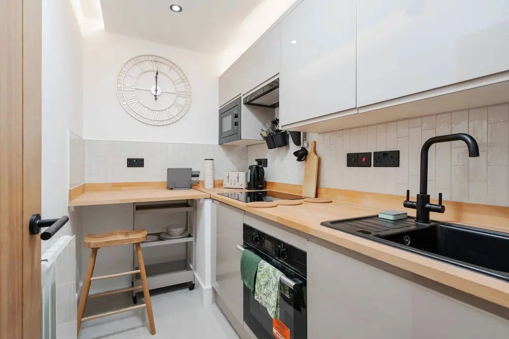 Hideaway W M Sofa Bed Kitchenette Parking