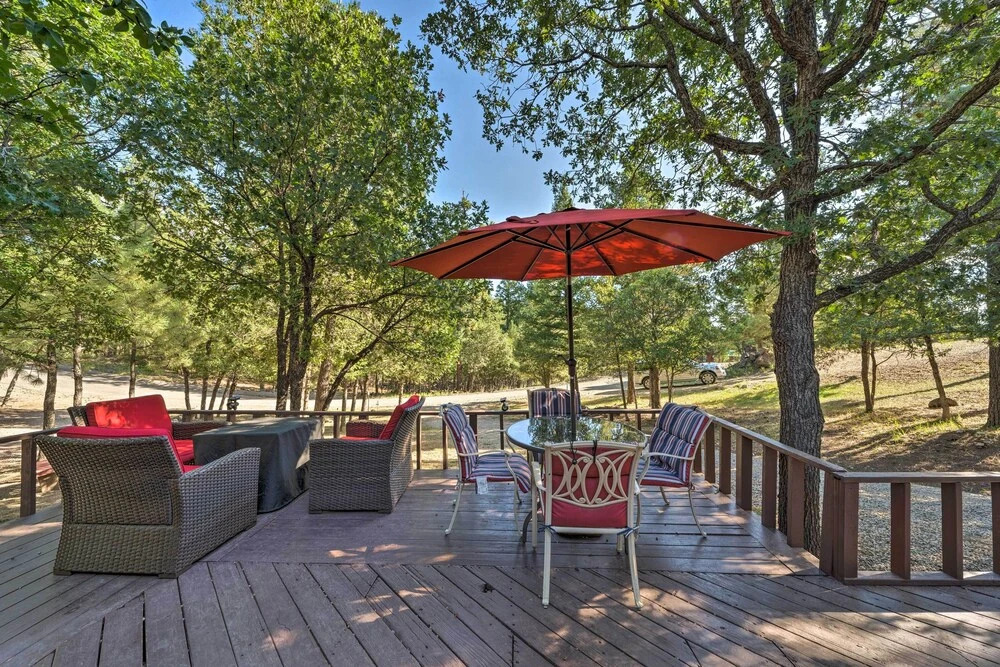 Pet-friendly Ruidoso Cabin w/ Hot Tub & Fire Pit
