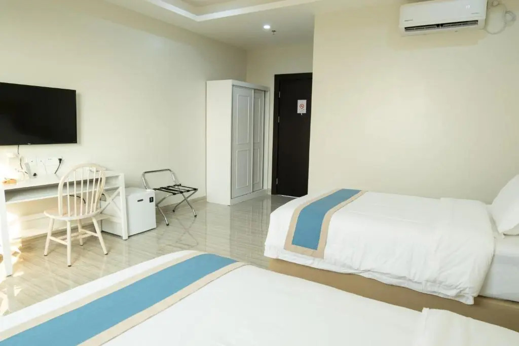 Hampton Suites