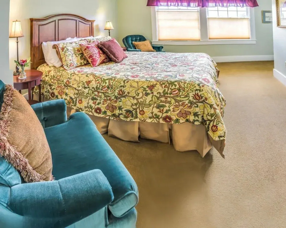 Bayberry Inn B&B and Oregon Wellness Retreat