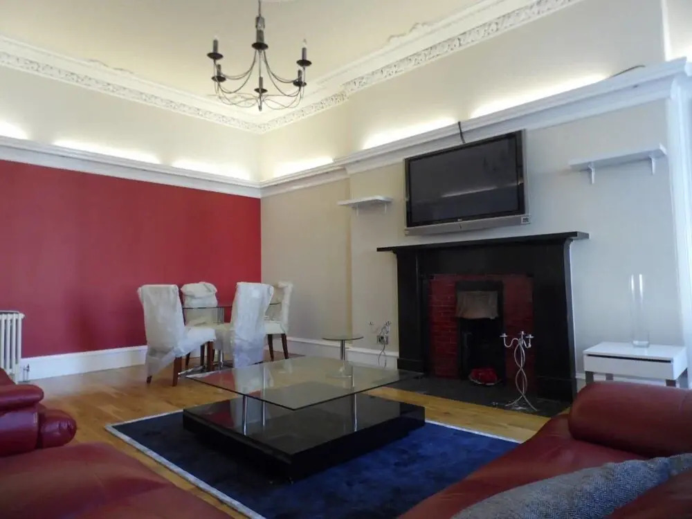 Spacious and Quiet Flat in the Heart of Finnieston