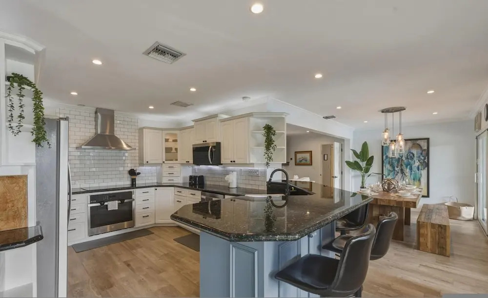 Fox Isles Luxury Waterfront With Pool Near Beach
