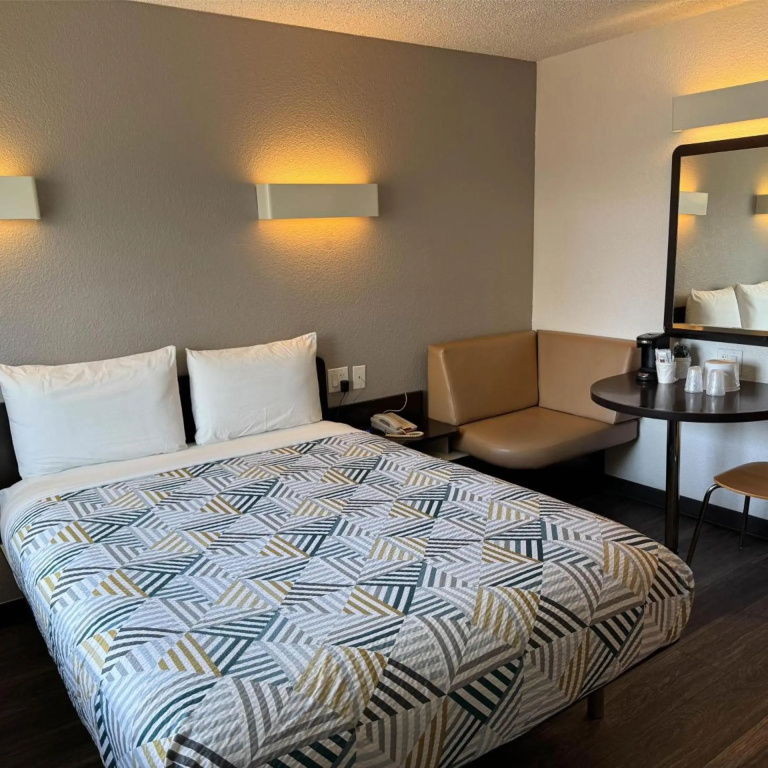 Studio 6 Suites Las Vegas, NV - Tropicana