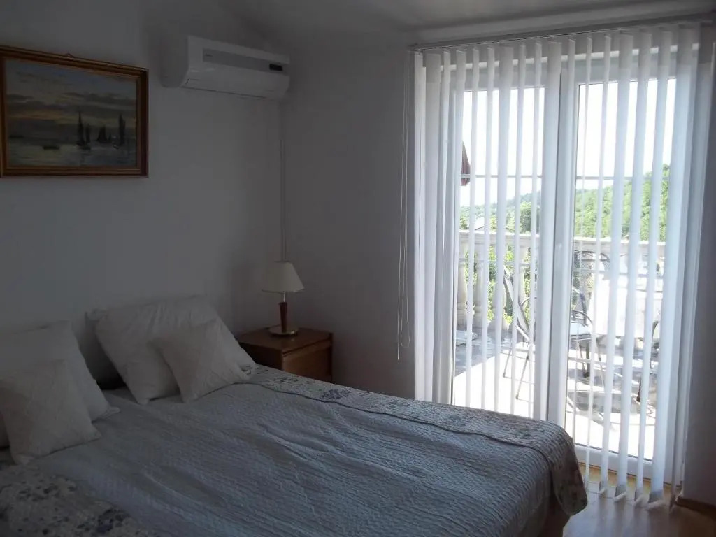 Apartments Ljubas