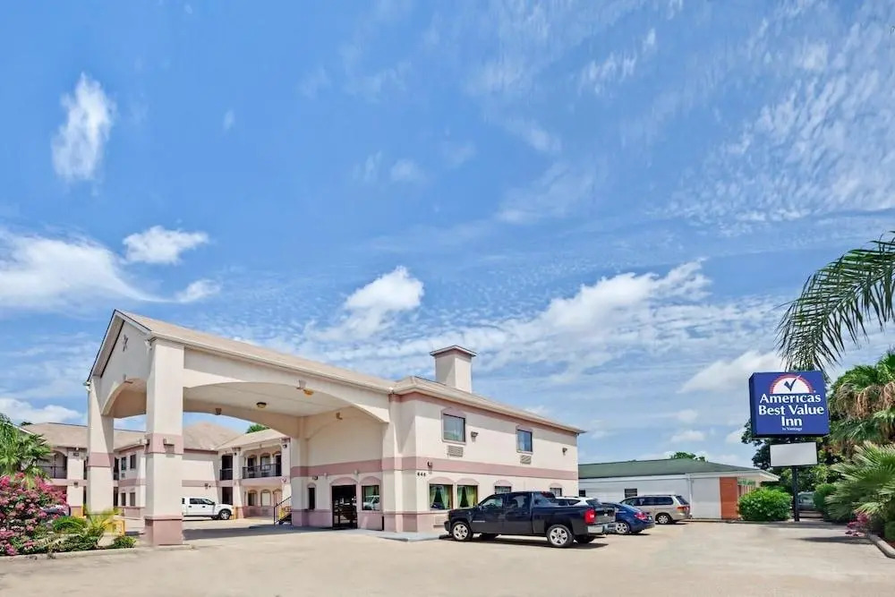 Sapphire Inn & Suites