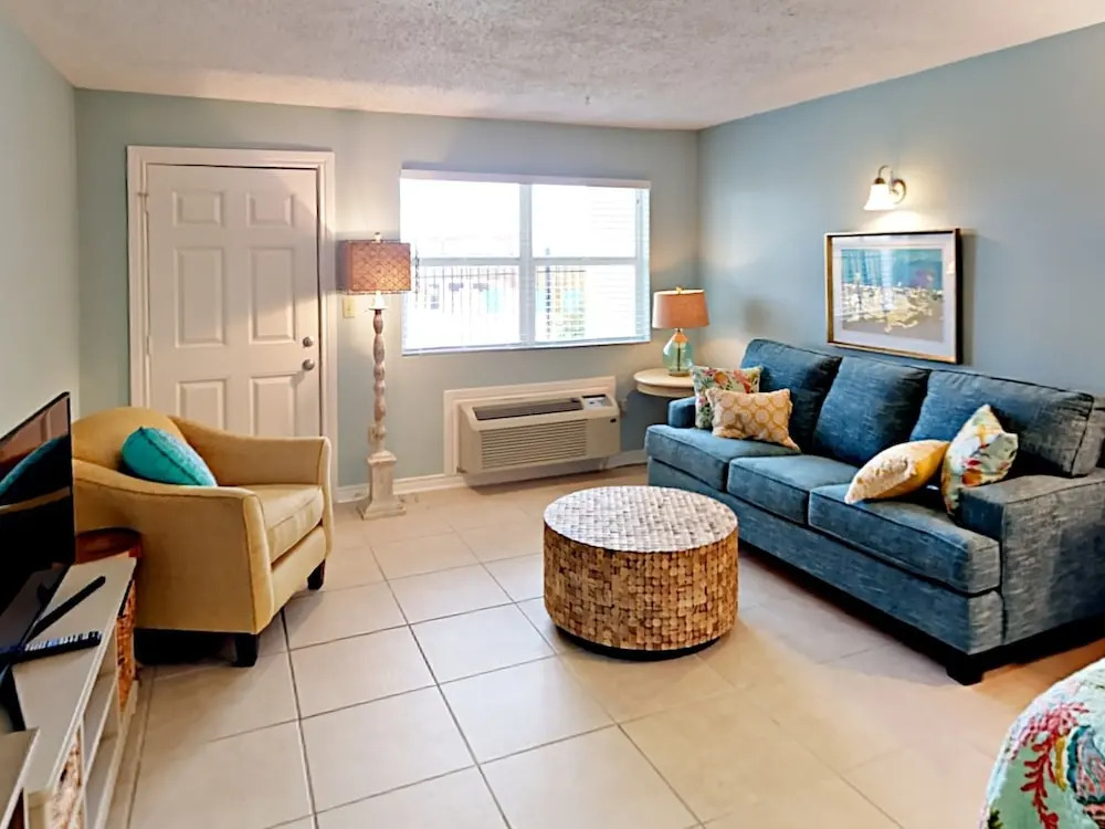 111 Sea Breeze - 1 Br Condo