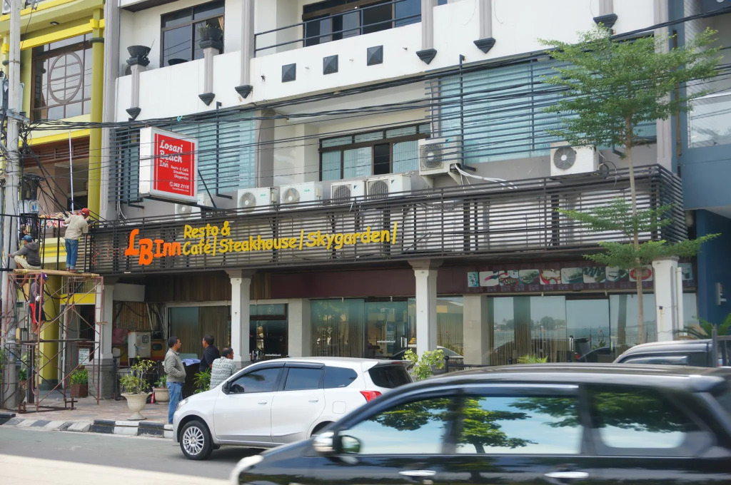 Losari Beach Inn
