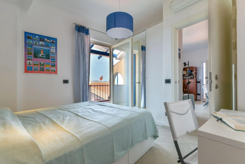 In an oasis of tranquillity, with breathtaking views, a stone's throw from the wonderful historic ce-Galatea