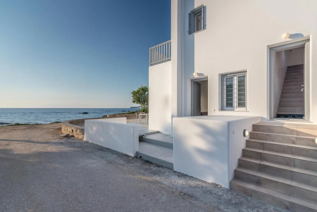 Milos Waves Luxury Apartments