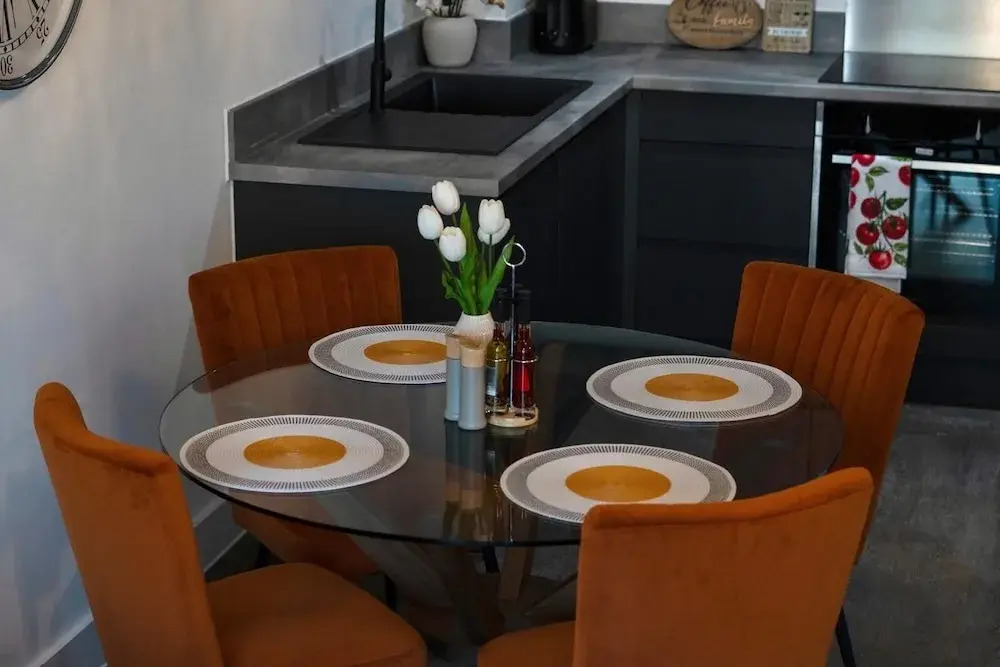 Luxe I Penthouse I Balcony I City Views I Parking I Liverpool City Center I