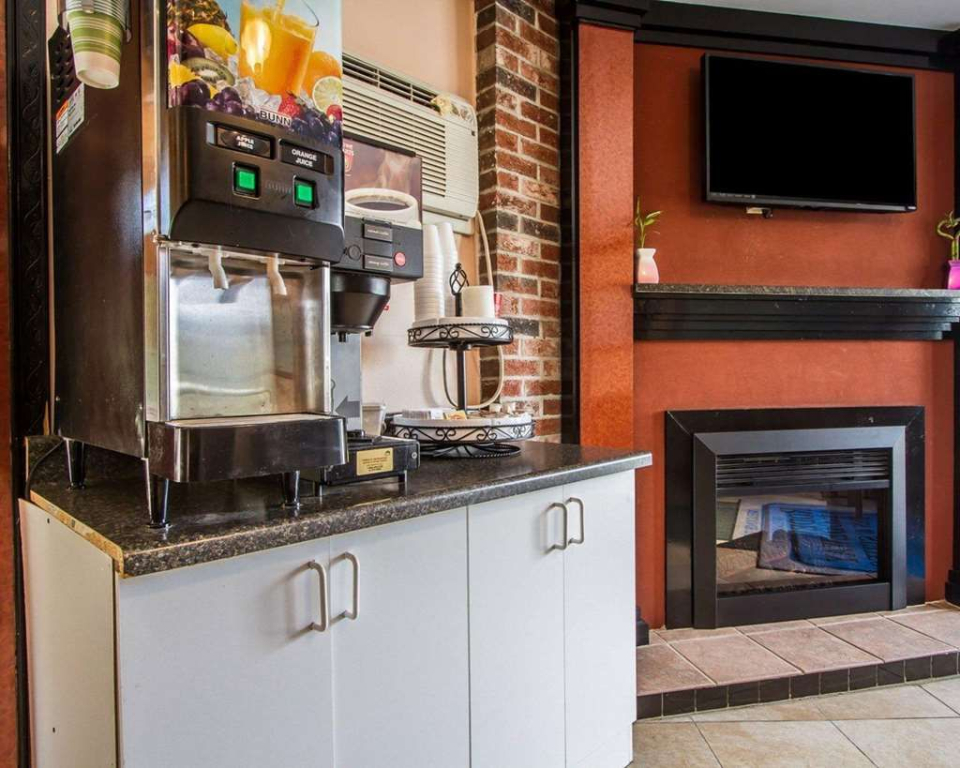 Rodeway Inn & Suites
