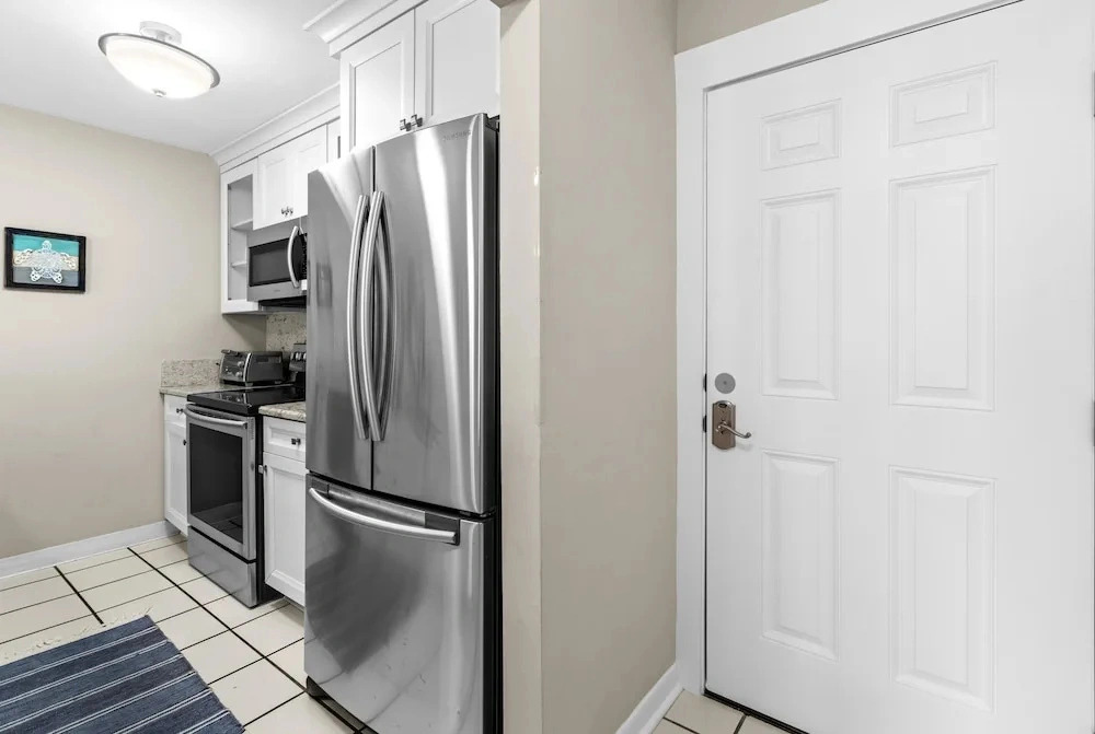 Tradewinds Condominium #25