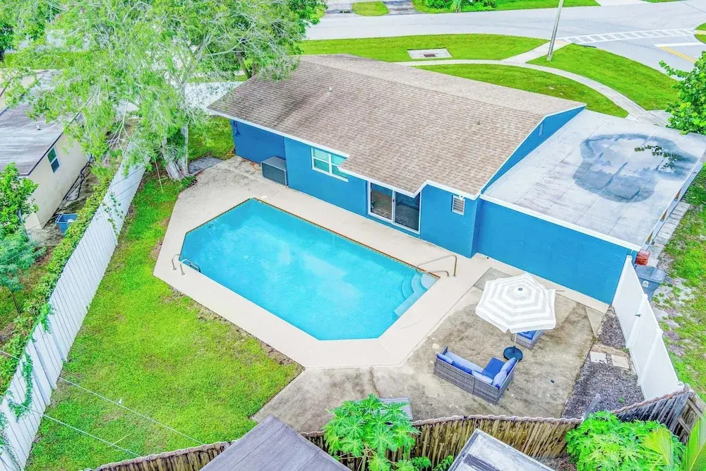 Sunshine Villa - with Private Pool