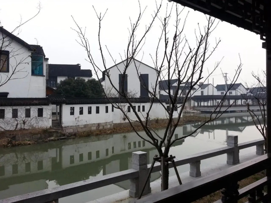 Suzhou Luzhi Riverside Inn Hostel