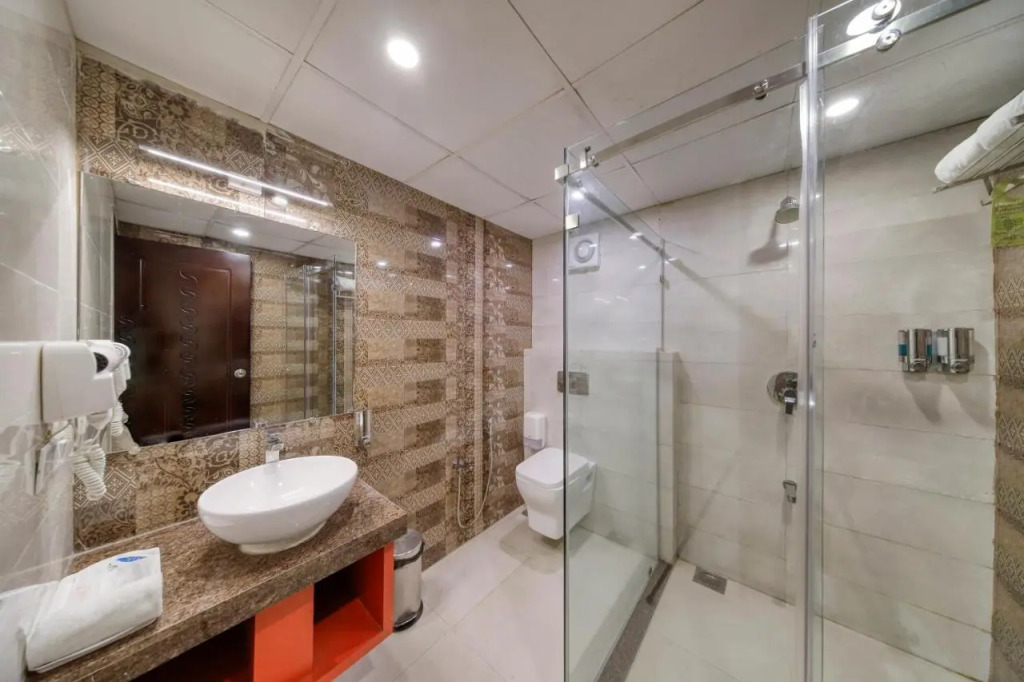 Regenta Inn Vadodara, 500m from Railway Station