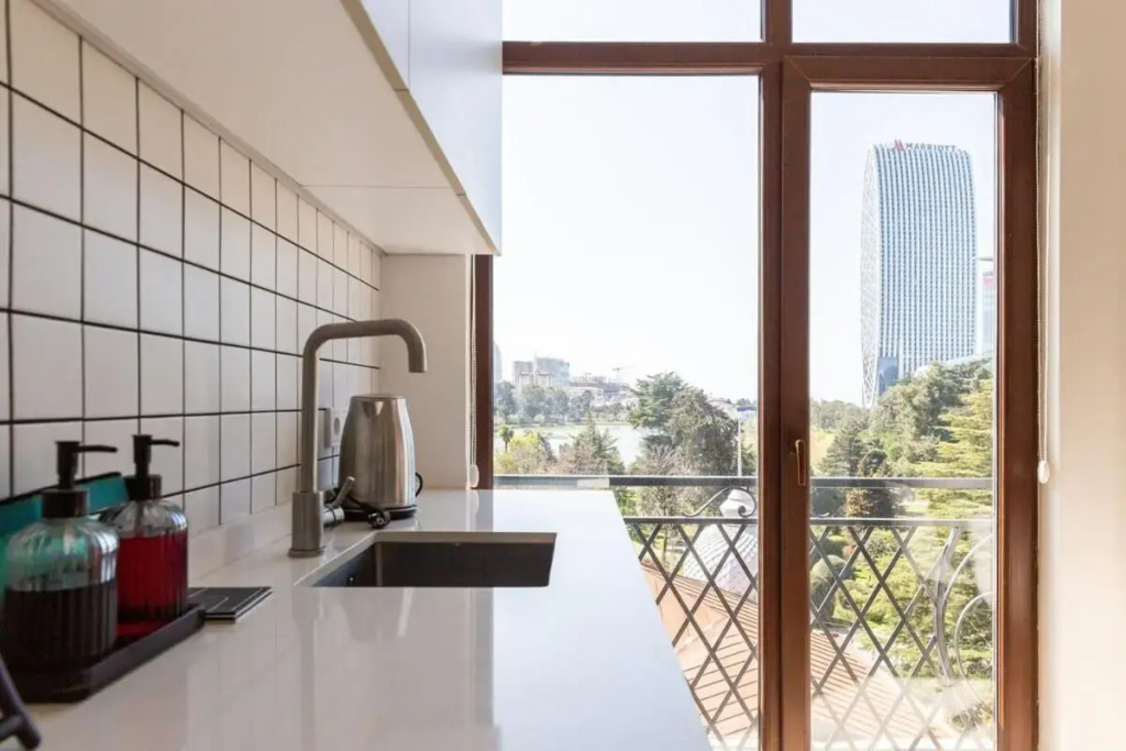 Cozy 1BR Apt Old Batumi