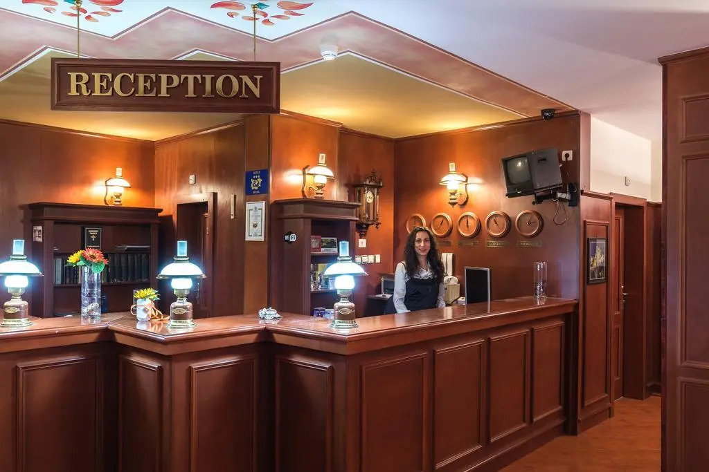 Elina Hotel