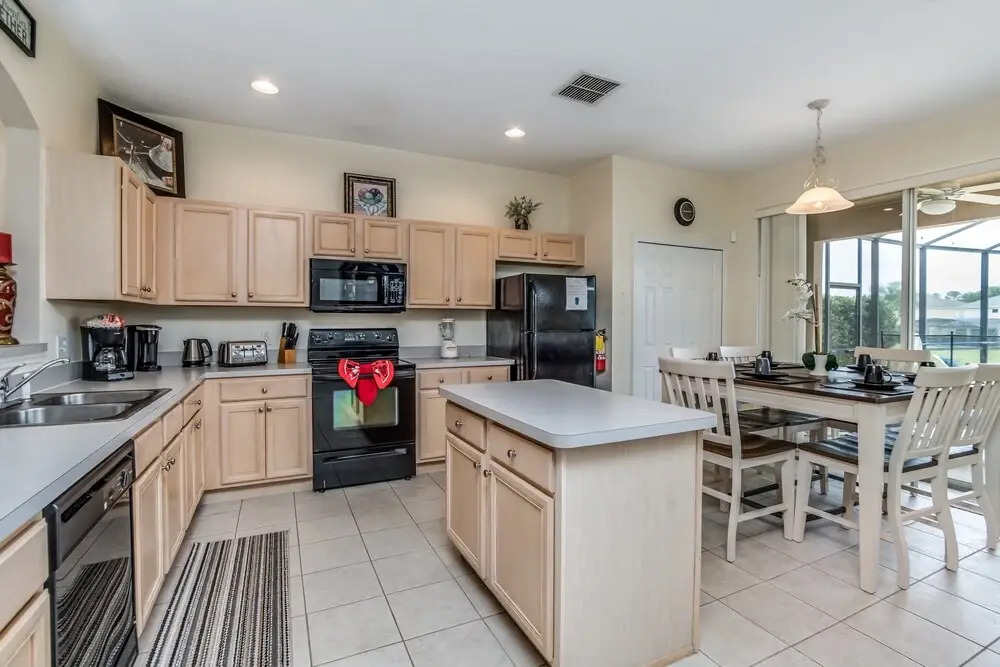 2615 Emerald Island