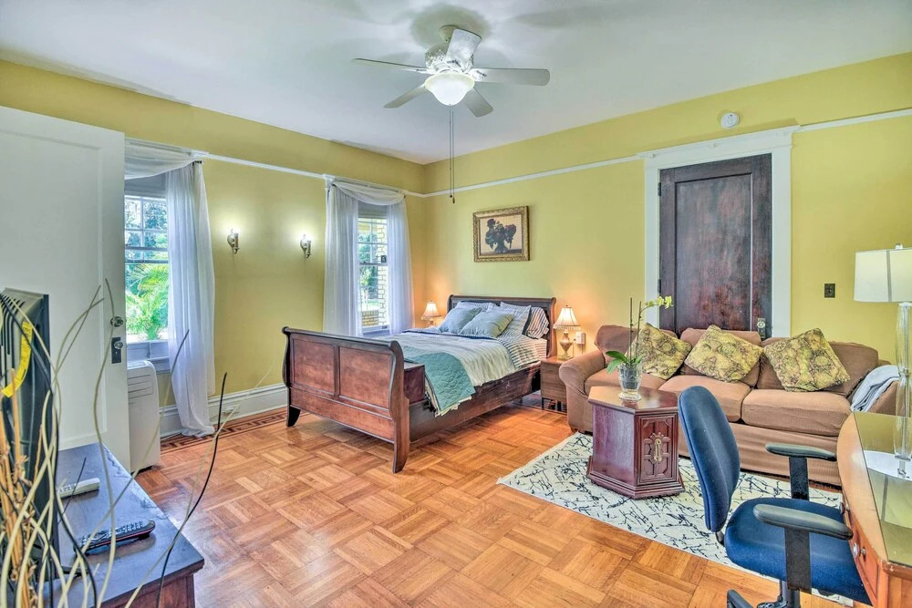Historic Crescent City Studio - Lakefront w/ Dock!